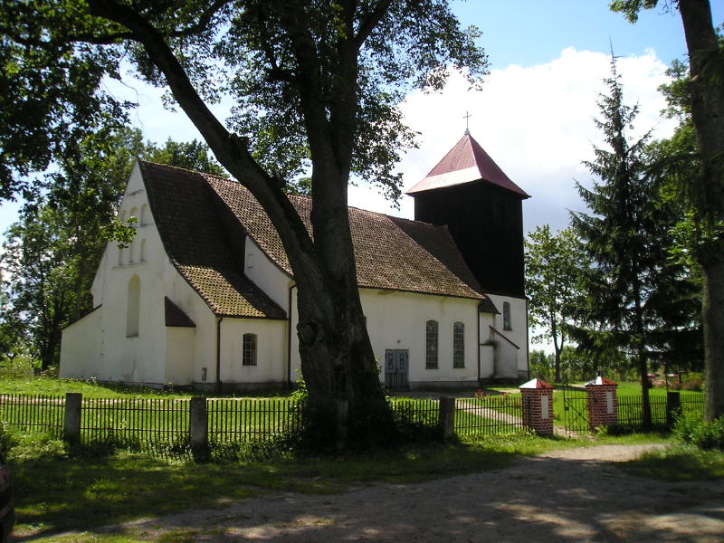 Plik:Kosciol serca debowiec 1.jpg