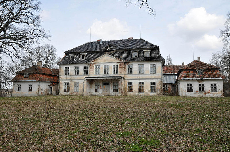 Plik:Palac besia 1.jpg