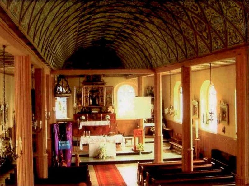 Plik:Kosciol trojcy juchy 2.jpg