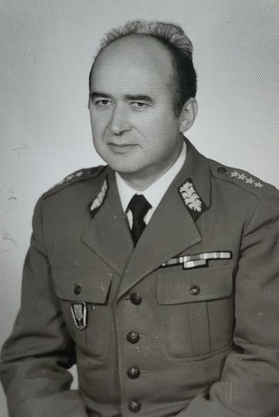 Plik:Kapitan Zakrzewski.jpeg