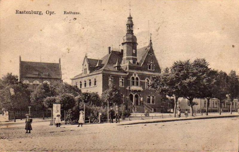 Plik:Ratusz ketrzyn 1.jpg