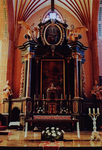 Plik:Oltarz glowny dobre miasto.jpg