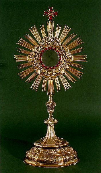 Plik:Monstrancja kosciol walenty klewki.jpg