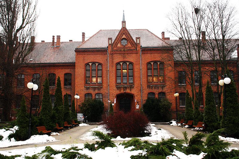 Plik:Gmach gimnazjum olsztyn 2.jpg