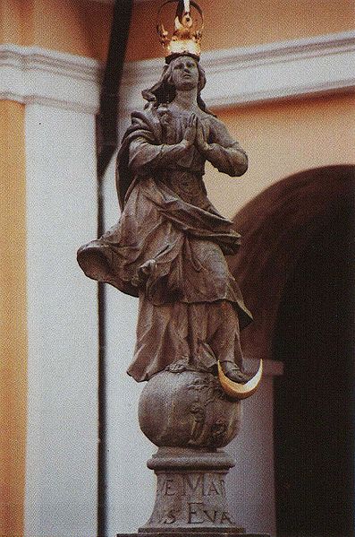 Plik:Rzezba immaculata lipka 2.jpg