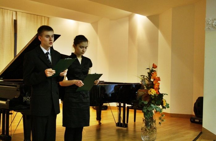 Plik:Duet fortepian 3.jpg