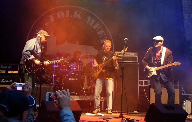 Plik:Blues-mahon cafe.jpg