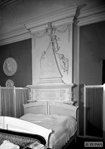 Plik:Palac w drogoszach4 sypialnia zdjecie z 1938r .jpg