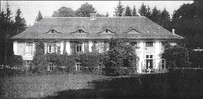 Plik:Palac gardzien 2.jpg
