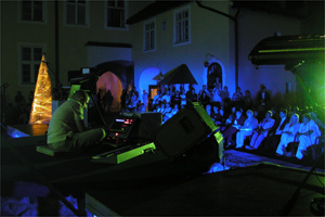 Plik:Maciej2006.jpg