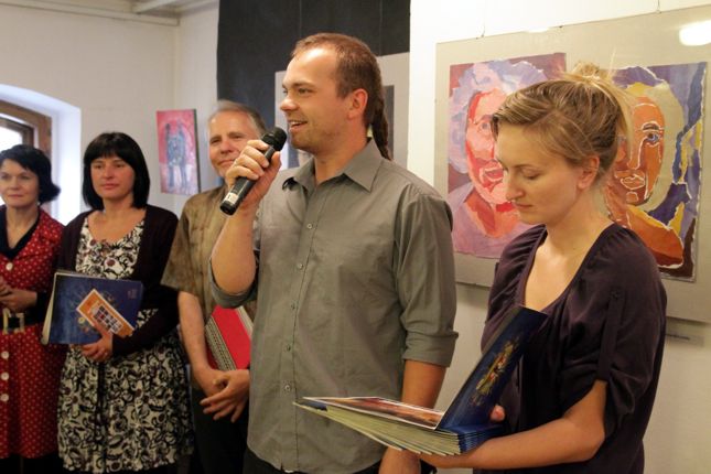 Plik:Artfinal2011c.jpg
