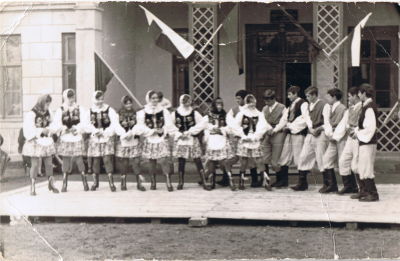 Plik:Reszelanie 70tych.jpg