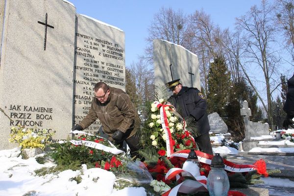 Plik:71 Rocznica.jpg