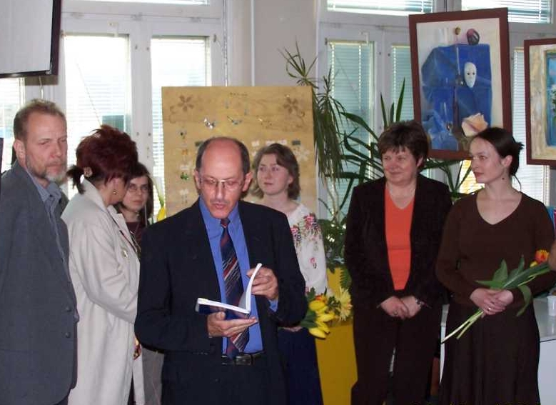 Plik:Galeria na peryferiach wystawa.jpg
