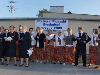 Plik:BiesiadaUczestnicy.jpg