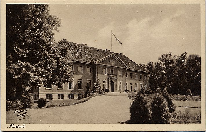 Plik:Palac ogrodzieniec 1.jpg