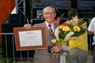 Plik:Statuetka mrongowiusza 2008.jpg